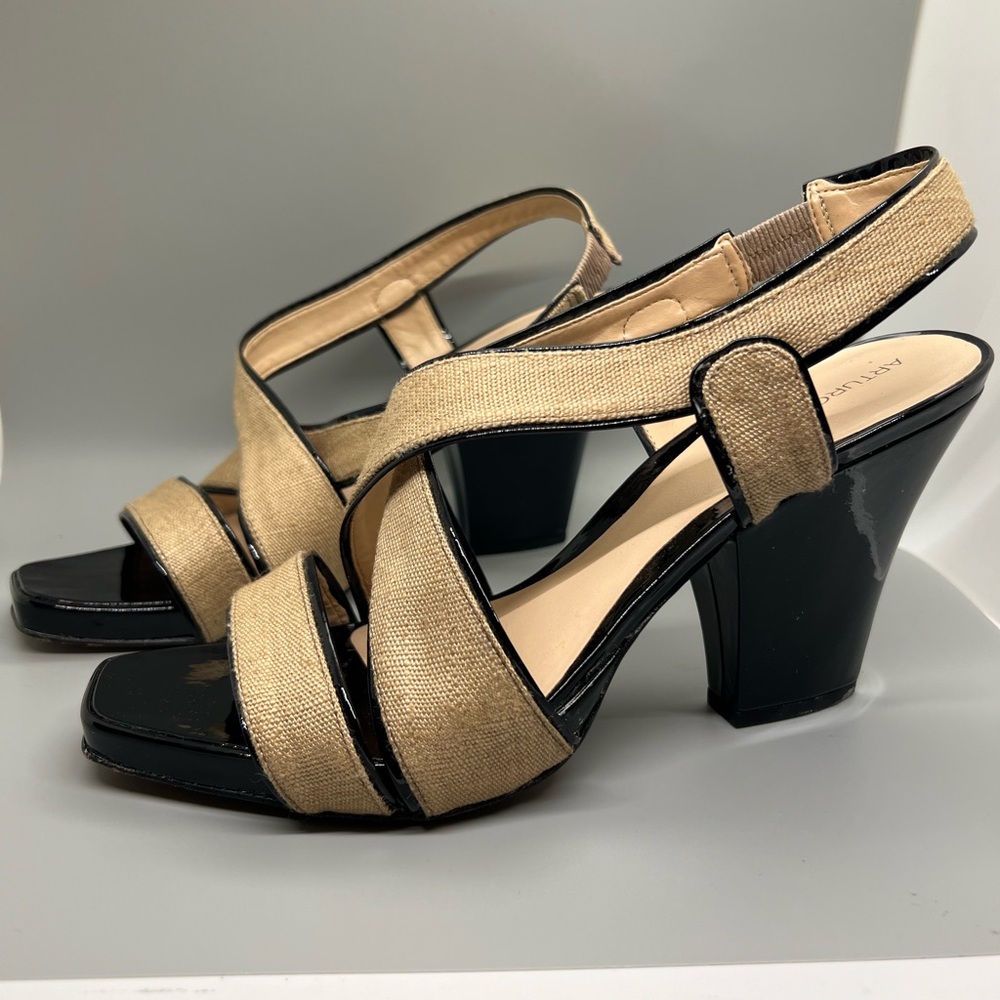 Arturo Chiang Melina Sandals 9.5M Linen & Black Patent Leather